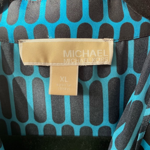 Ladies sleeveless top - Picture 2 of 2